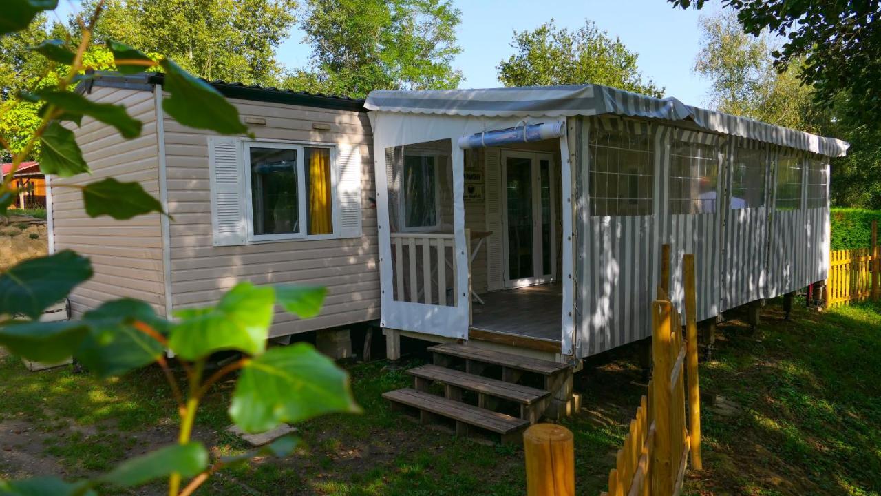 Camping Les Lacs De Courtes Estang Exterior foto
