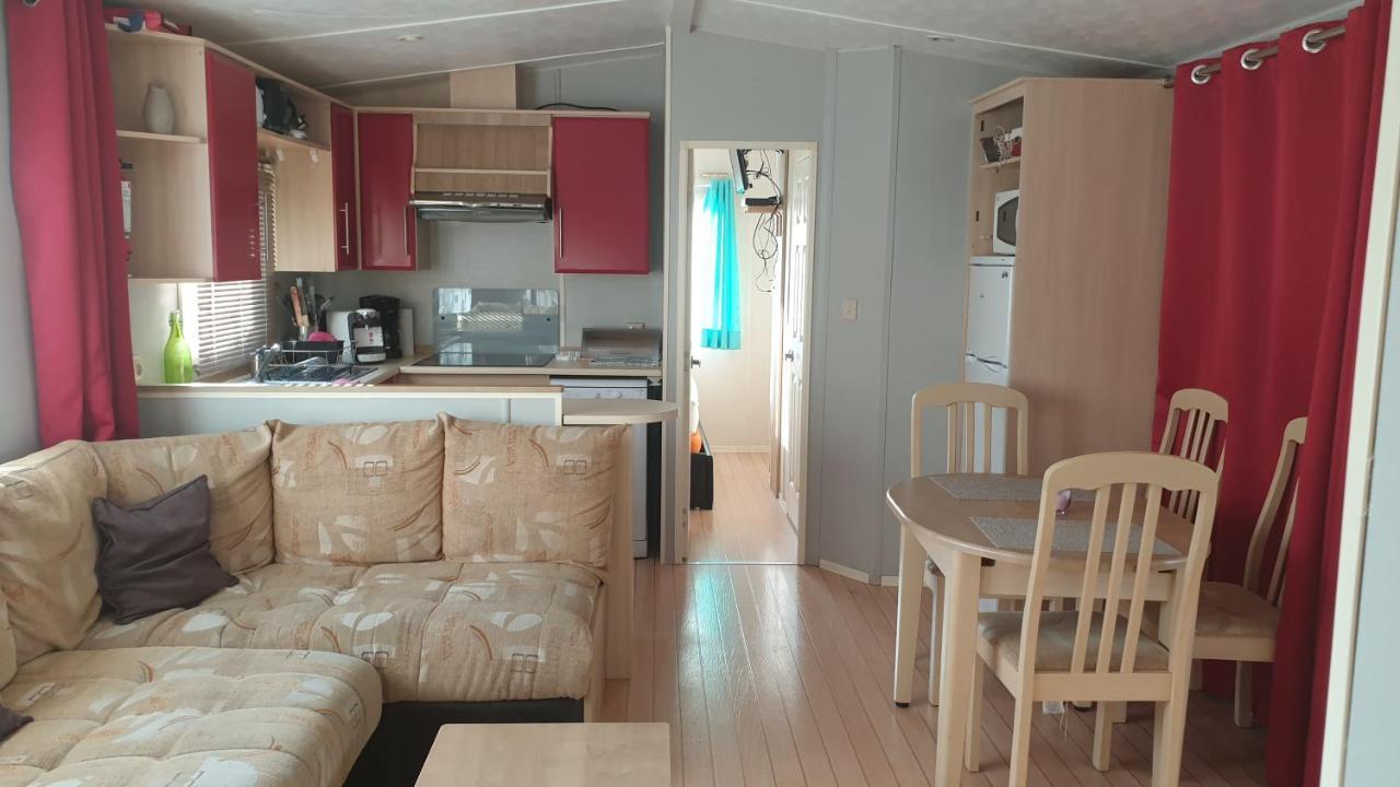 Camping Les Lacs De Courtes Estang Exterior foto